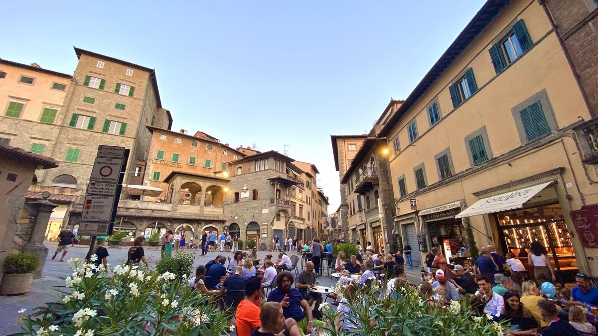 Cortona Villa | Idyllic Tuscan Farmhouse Near Cortona, Italy With Private Pool & Wifi