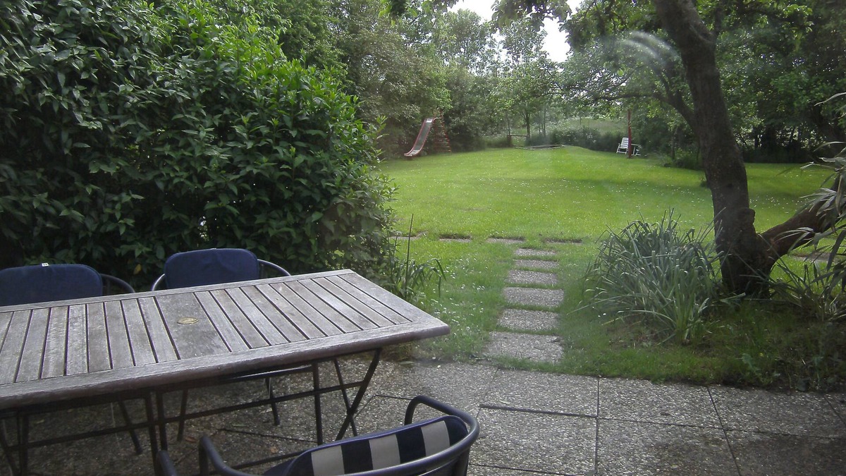 Osterhever Apartment | Idyllic vacation apartment under Reeth in a quiet location with garden