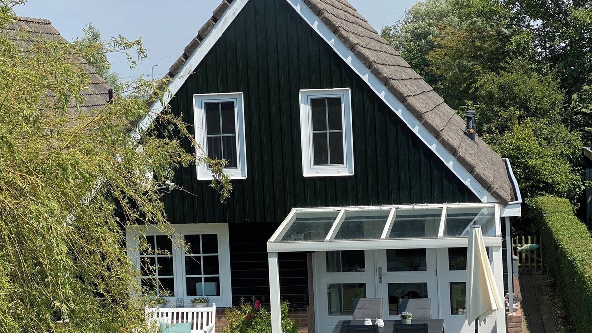 Oudeslius House | Idyllic vacation home in Park 't Zijper Eilant on the canal