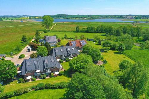 Lancken-Granitz Apartment | Idyllische 2-Zimmer Ferienwohnung mitten in der Natur