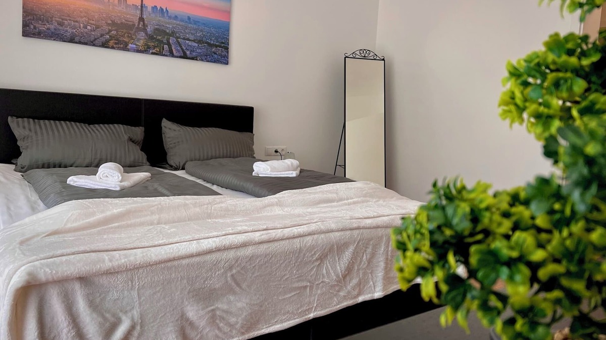 Arzbach Apartment | Idyllische Ferienwohnung mit Balkon & Ausblick