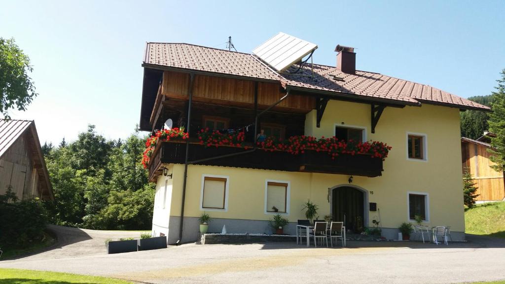 Mooswald Apartment | idyllischer Landhof Nähe Millstättersee Ferienwohnung mit Balkon