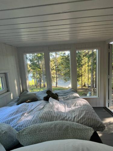 Skien Other | idyllisk hytte ved vannet