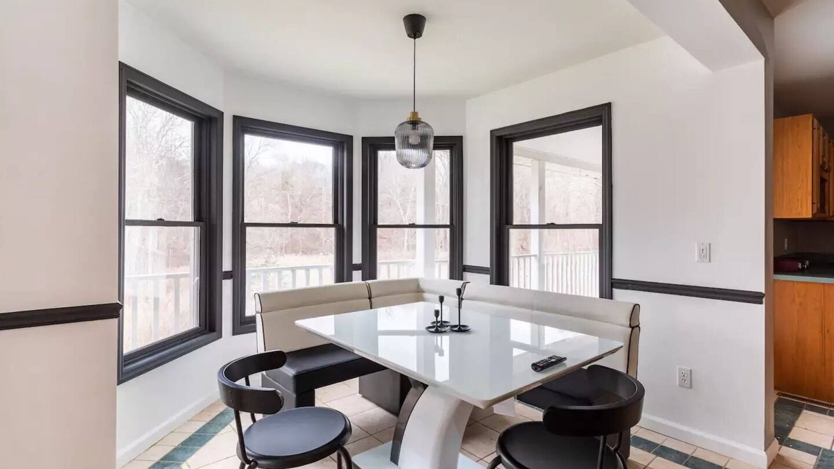 Putnam Valley House | @iHeartNYState 4BR. Hot Tub Jacuzzi Fireplace