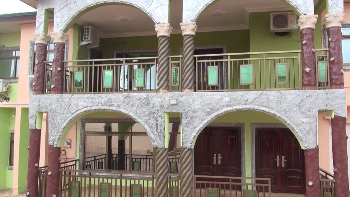 Osu Klottey Bed & Breakfast | Ihsaana Residence. Visit us and let’s help you relax and explore Ghana’s beauty
