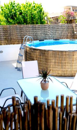 Sternes House | IKARUS apartment with courtyard & pool in Chania