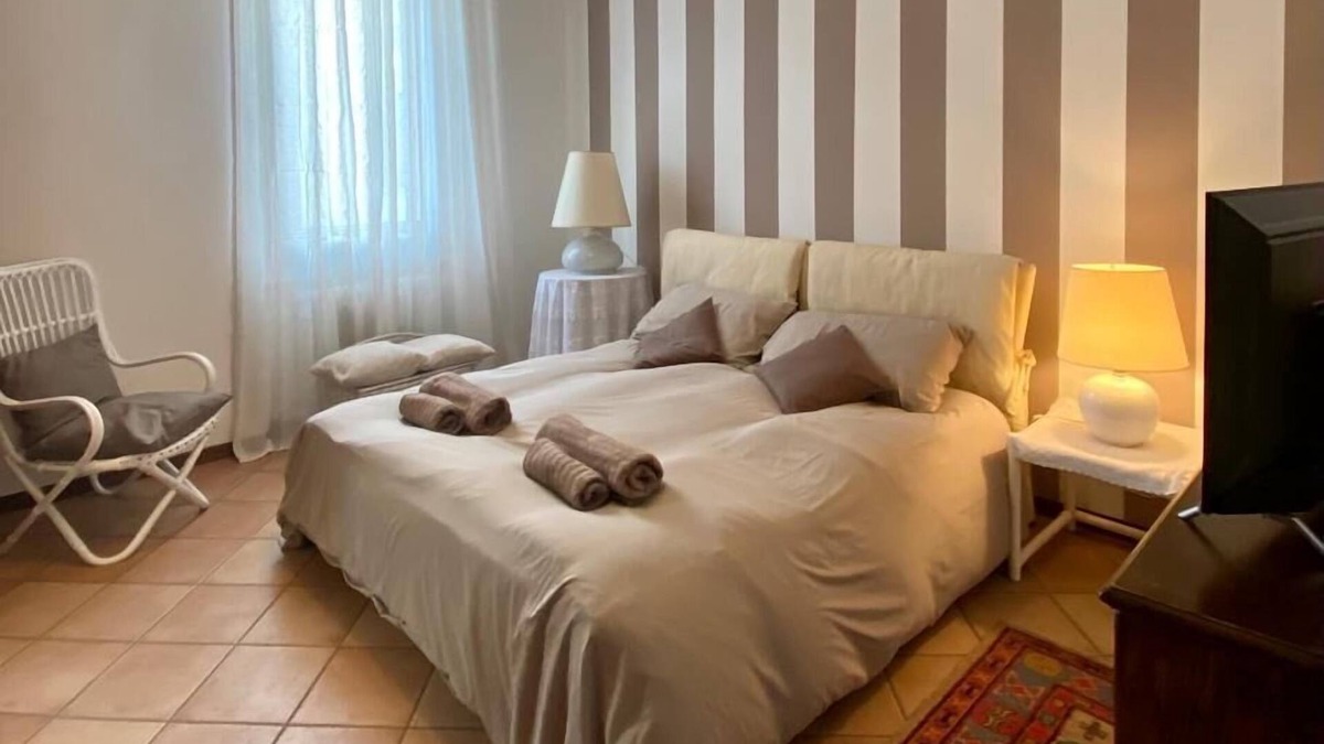 Est Apartment | Il Balcone di Aurora