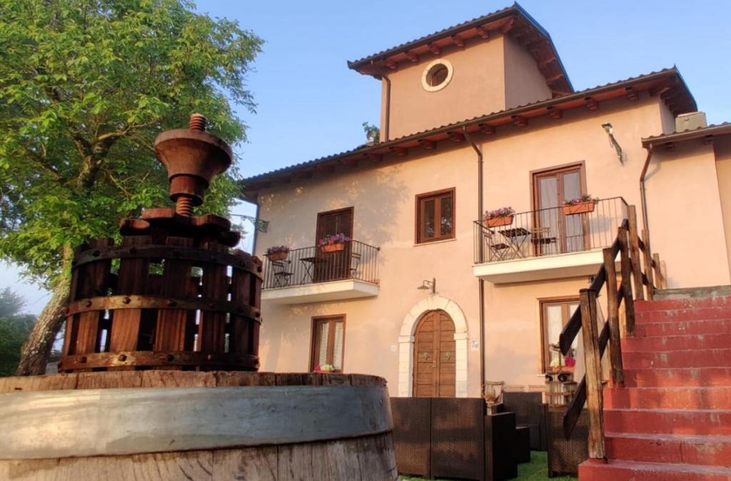 Scurcola Marsicana House | "il Casaletto" Agriturismo Moderno, Vista Panoramica e Cibo Spettacolare- Scurcola Marsicana