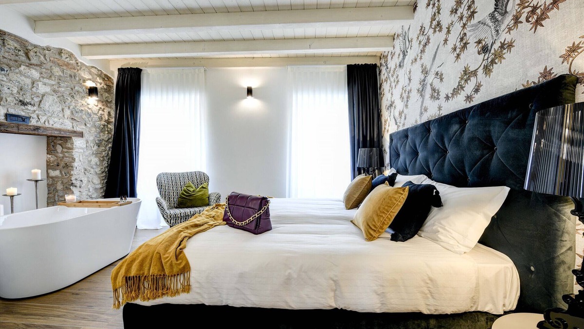 Gardola Apartment | Il Corso - Il Vicolo Suite Apartments
