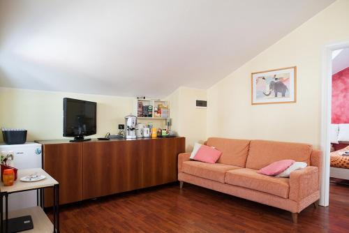 Fino Mornasco Bed & Breakfast | il faro di Manuela