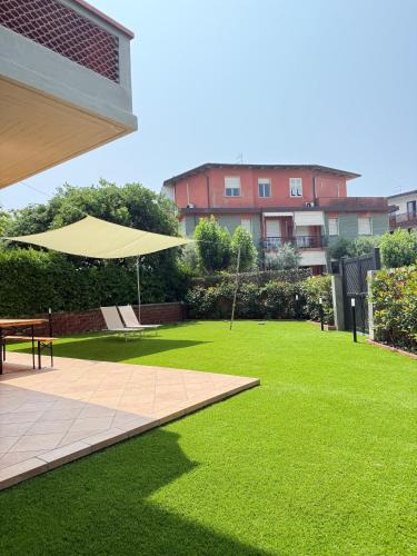 Marina di Carrara Apartment | Il giardino di Anna