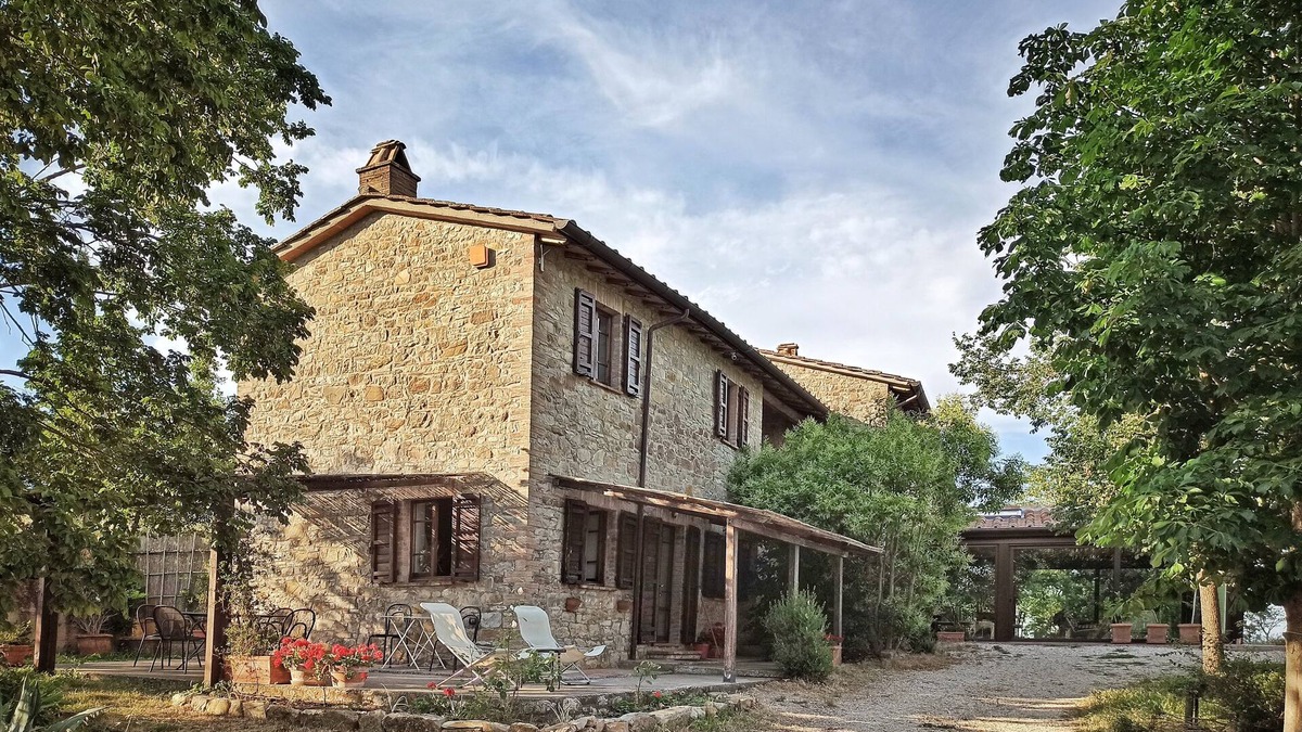 San Venanzo Cottage | Il Noce, a delightful house with swimming pool