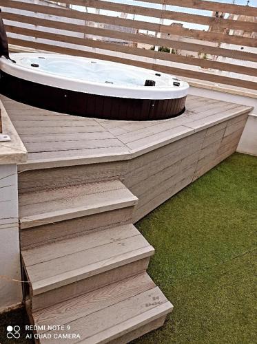 Neviano House | Il Panoramico - Terrazza e Jacuzzi