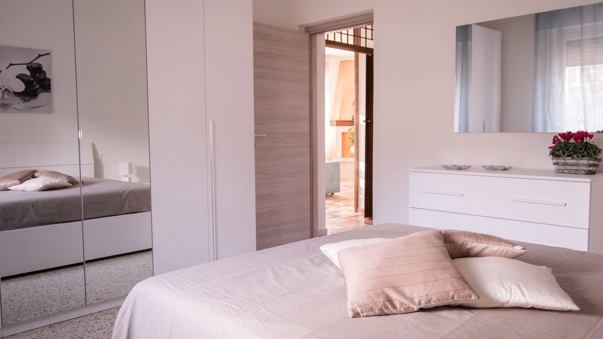 Cavaion Veronese Apartment | Il Pigno - large apartment with garden, a few km from Lake Garda