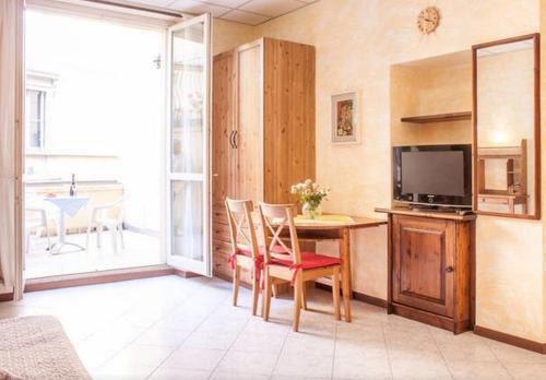 Bellano Apartment | Il Pontile - Historic Center by villavistalago Bellano