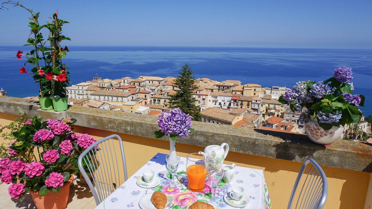 Pizzo Apartment | Il Terrazzo su Pizzo - panoramic apartment with sea view