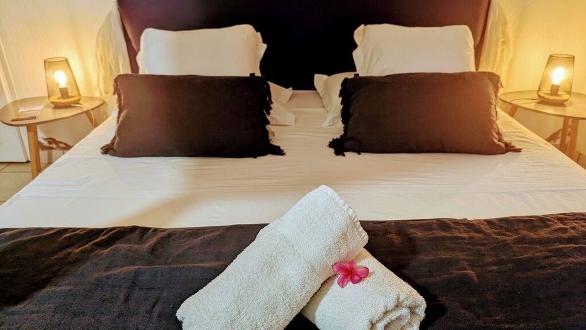 Terre-de-Haut House | Ilet-Suite-Honeymoon-Ensuite with Shower-Terrace