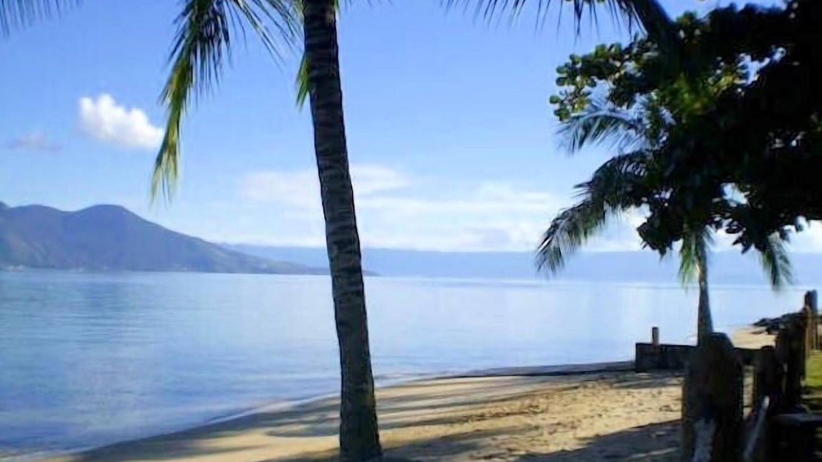 Ilhabela Ski Chalet | Ilha Bela Cond closed chalet for 4 people.