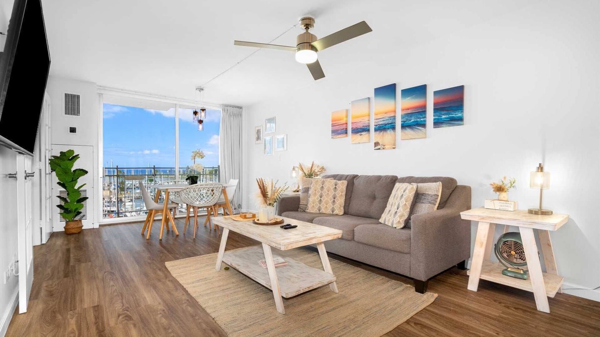 Ala Moana Condo | Ilikai Marina 694 Ocean/Sunset/Fireworks View King Bed, Sofa Bed