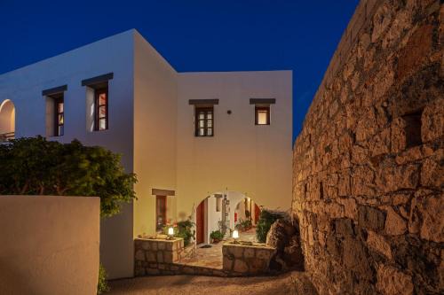 Skala Apartment | Iliolousto Studios