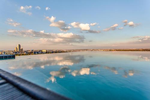Greater Johannesburg Metropolitan Area Apartment | Illovo Central 1104