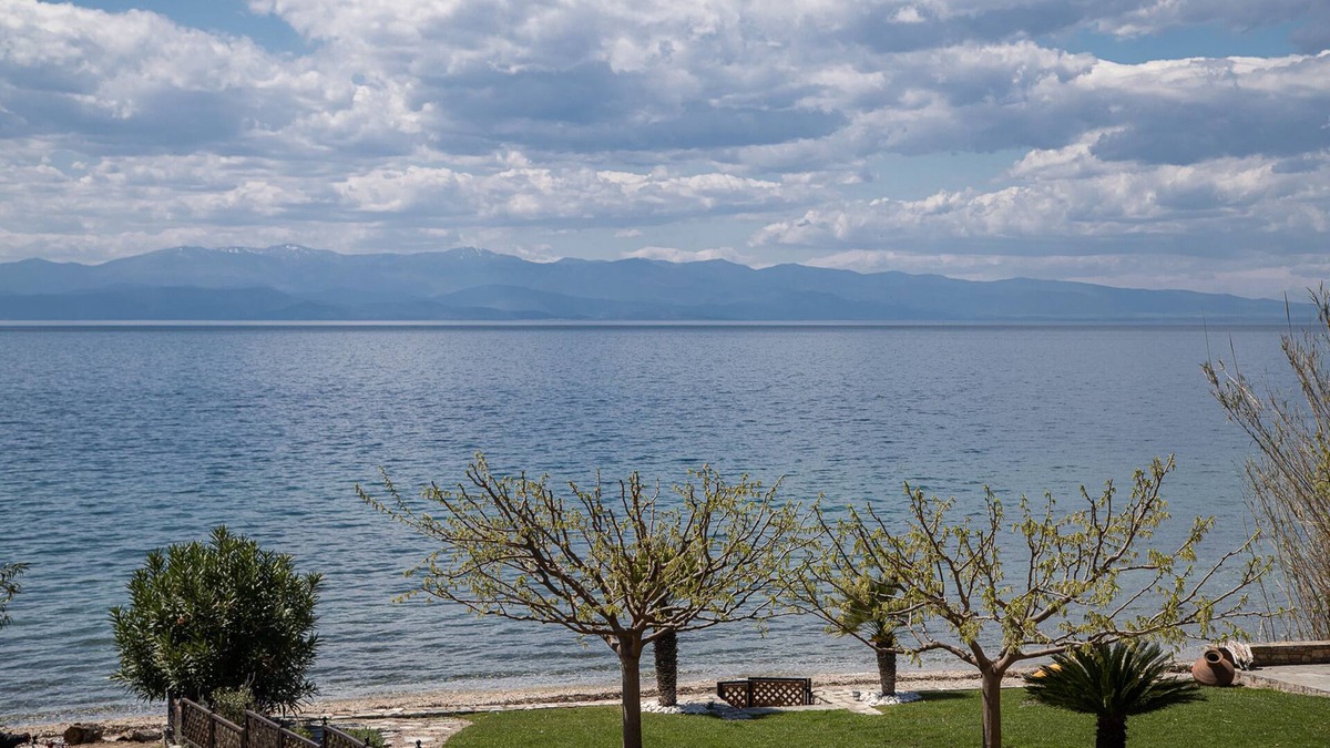 Pagoneri Villa | ILOI’s Villa in peaceful Village w. Private Beach
