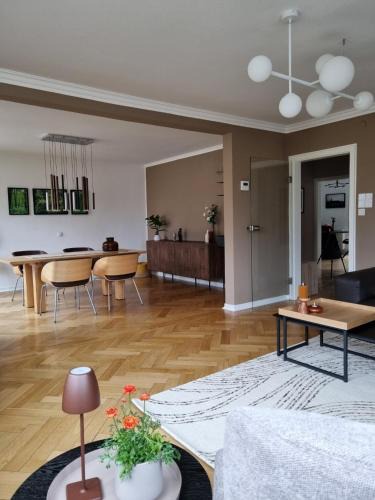 Wiesdorf Apartment | Im Zentrum von Leverkusen, helle 3-Zimmerwohnung 80 m2