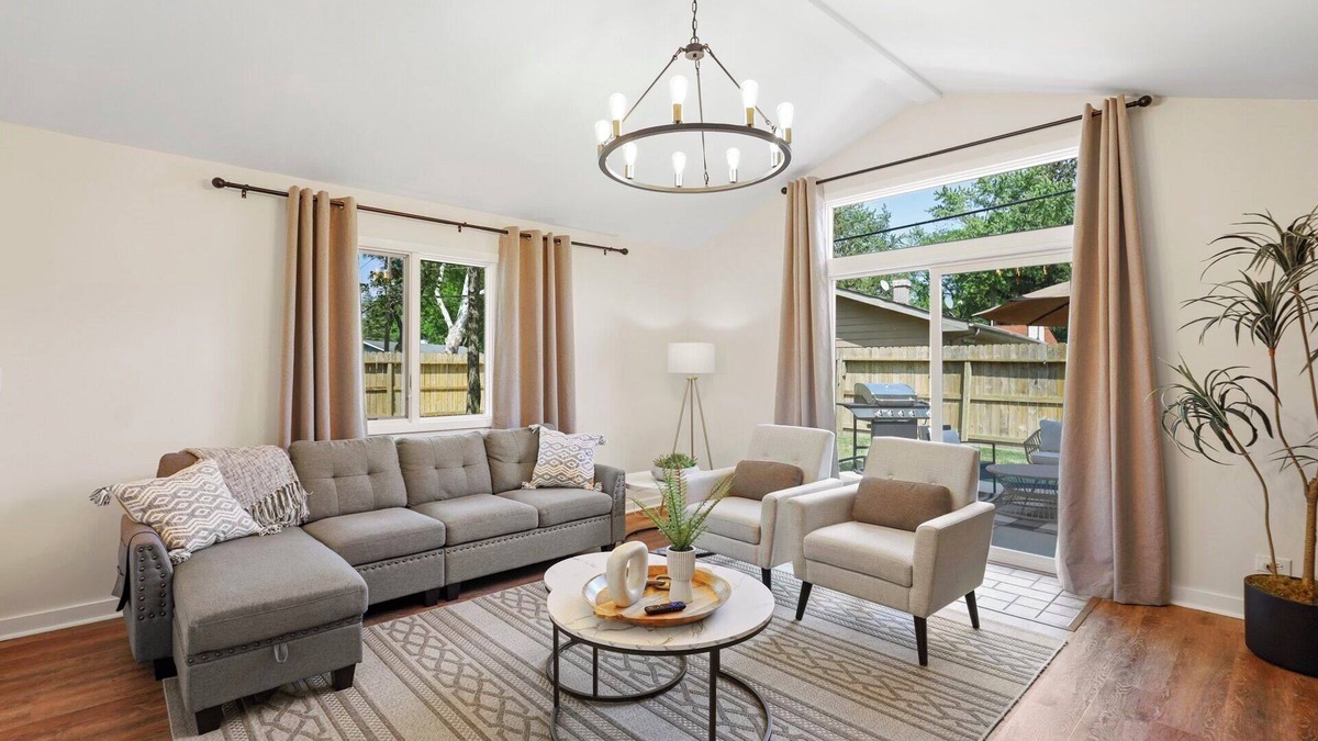 Fox Valley House | Imagine… 5 Brs/Game Room