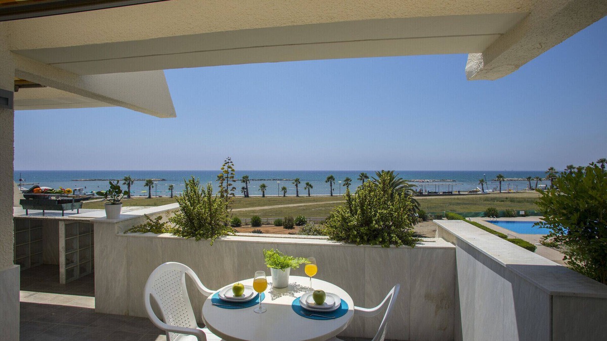 Oroklini Apartment | Imagine You and Your Family Renting this Perfect Holiday Apartment minutes from the beach