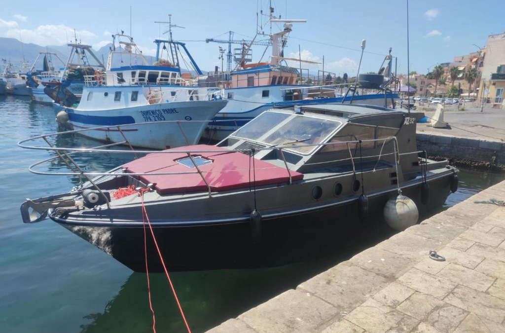 Palermo Boat Rental | Imbarcazione con cucina,bagno,salone e 2 camere