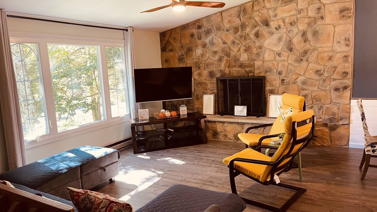 Tunkhannock Township House | IML -NearJim Thorpe-Pets Allowed🐕‍🦺 Free, Sleeps10