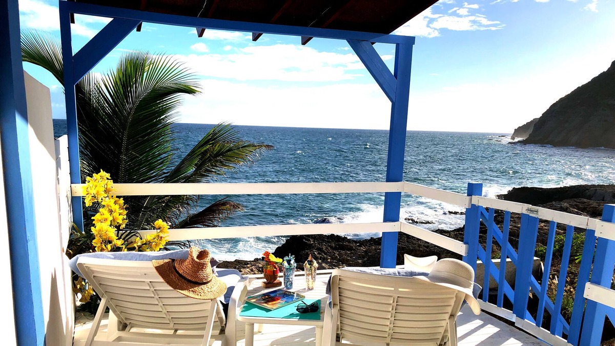 Point Blanche Apartment | Immaculate 1-Bed Apartment on Ocean view