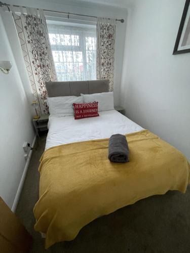 Luton House | Immaculate 3-Bed House in Luton