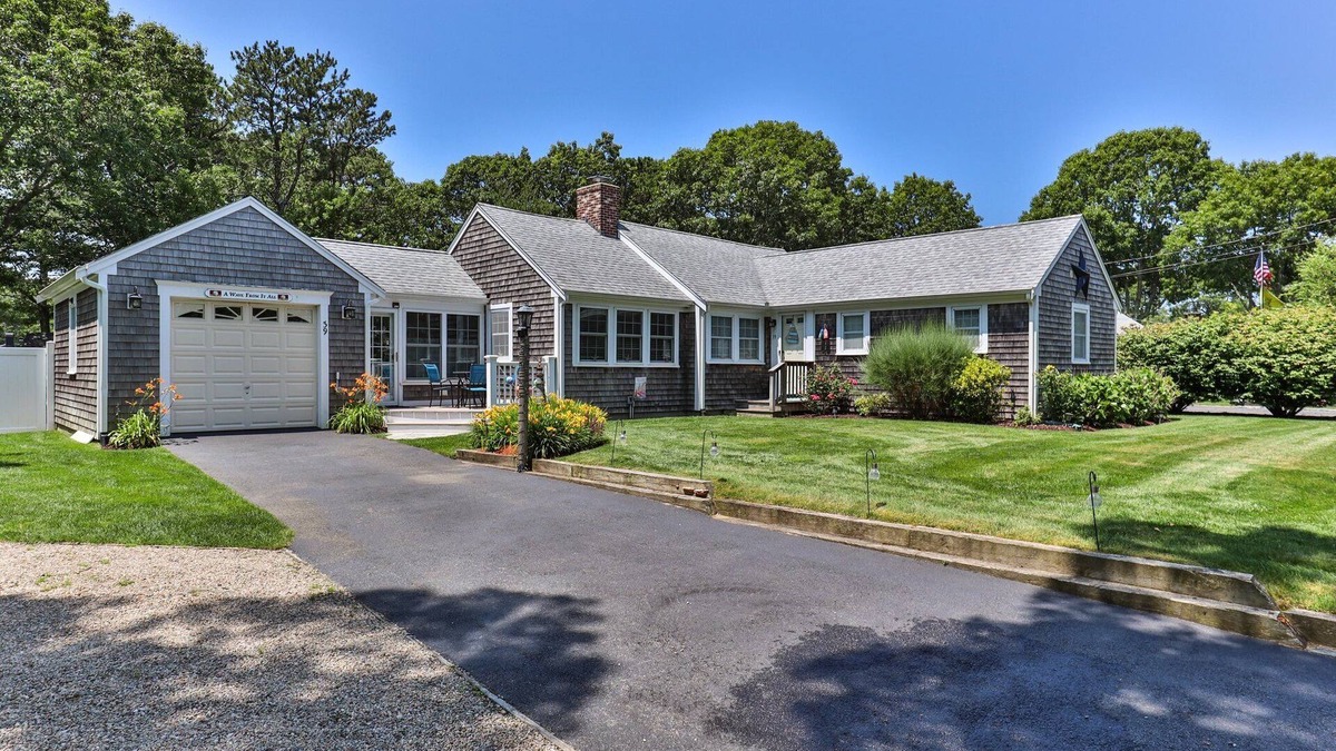 Bass River House | Immaculate 4 Bedroom/2 Bath (less than .5 miles to the beach) w/Central AC
