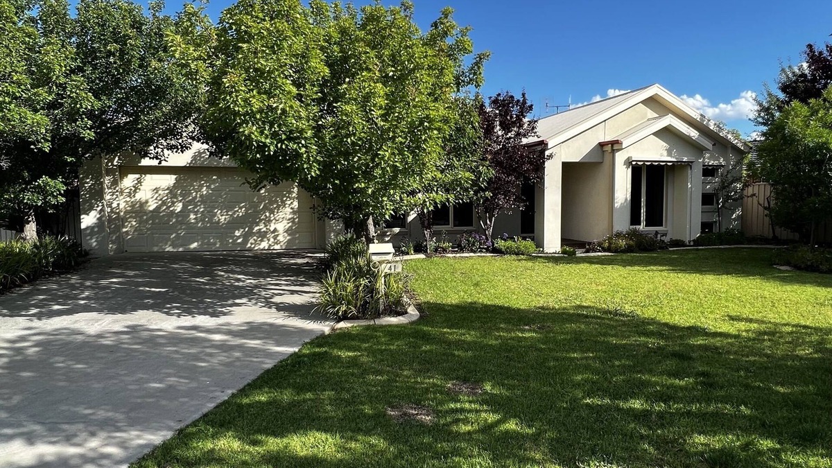 Tocumwal House | Immaculate 4 bedroom house, great for groups
