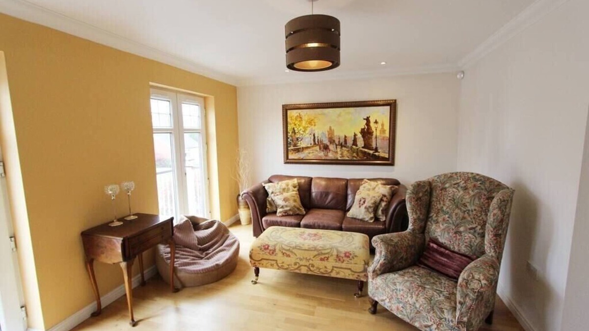Lee-on-the-Solent House | Immaculate 4BD Family Home in Lee on the Solent