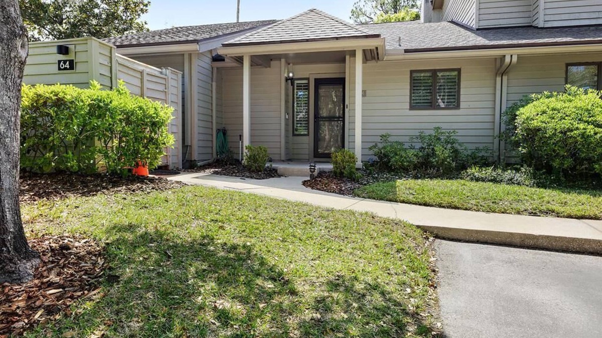 Palm Valley Condo | Immaculate Condo steps from TPC Sawgrass