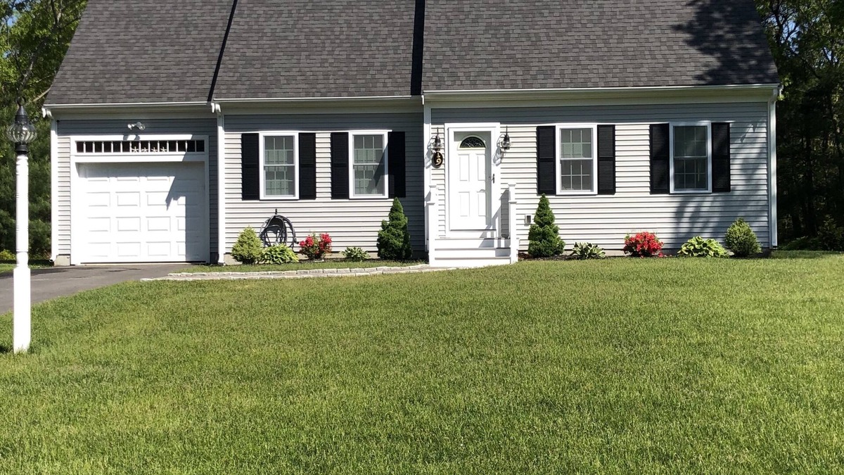 Sandwich House | Immaculate Cape Cod Family Retreat- minutes from Ponds, Lakes, and Ocean!