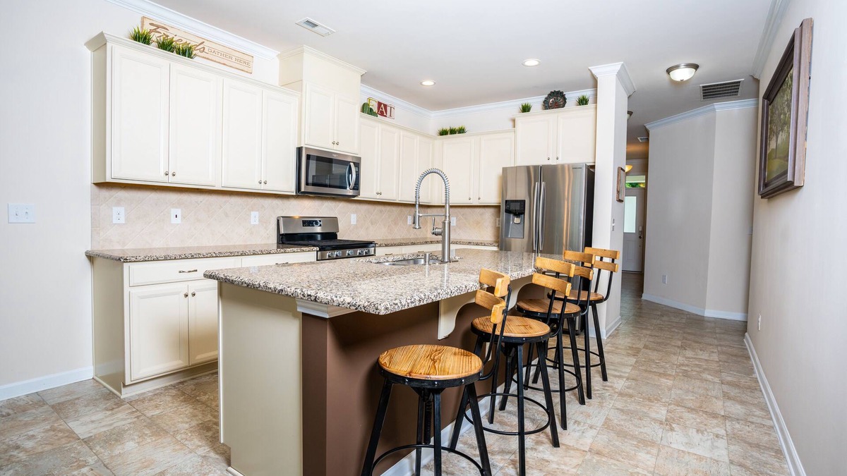 Bowling Green House | Immaculate home very spacious beautiful neighborhood.