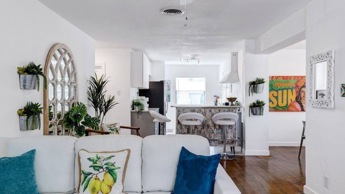 Highland Park House | Immaculate New Casita ~ Perfectly Furnished