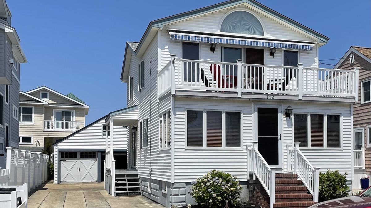 Beach Haven Gardens House | Immaculate Oceanside Cottage, 3/4 BR Seven Houses From Beach