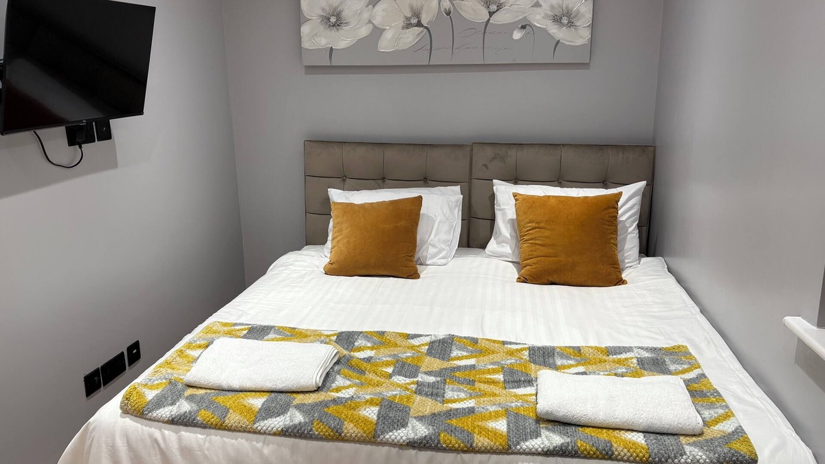 Hemel Hempstead Apartment | Immaculate Studio Apartment in the heart of Hemel Hempstead with WiFi