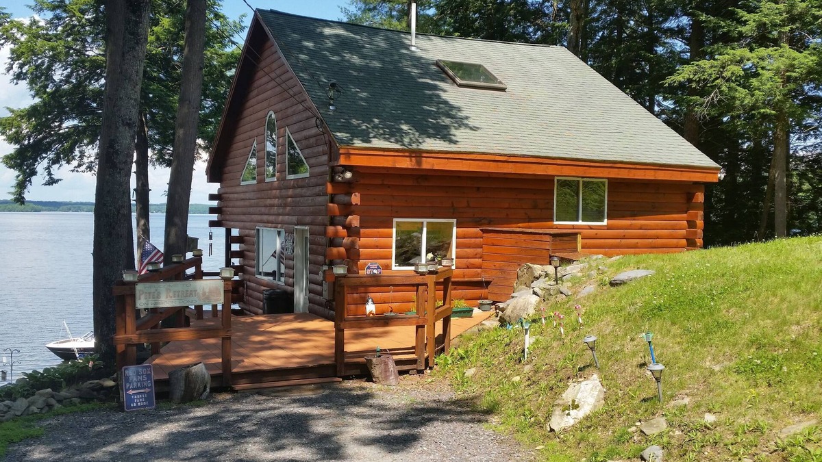 Vassalboro House | Immaculate View On Webber Pond With Boat Rental Option
