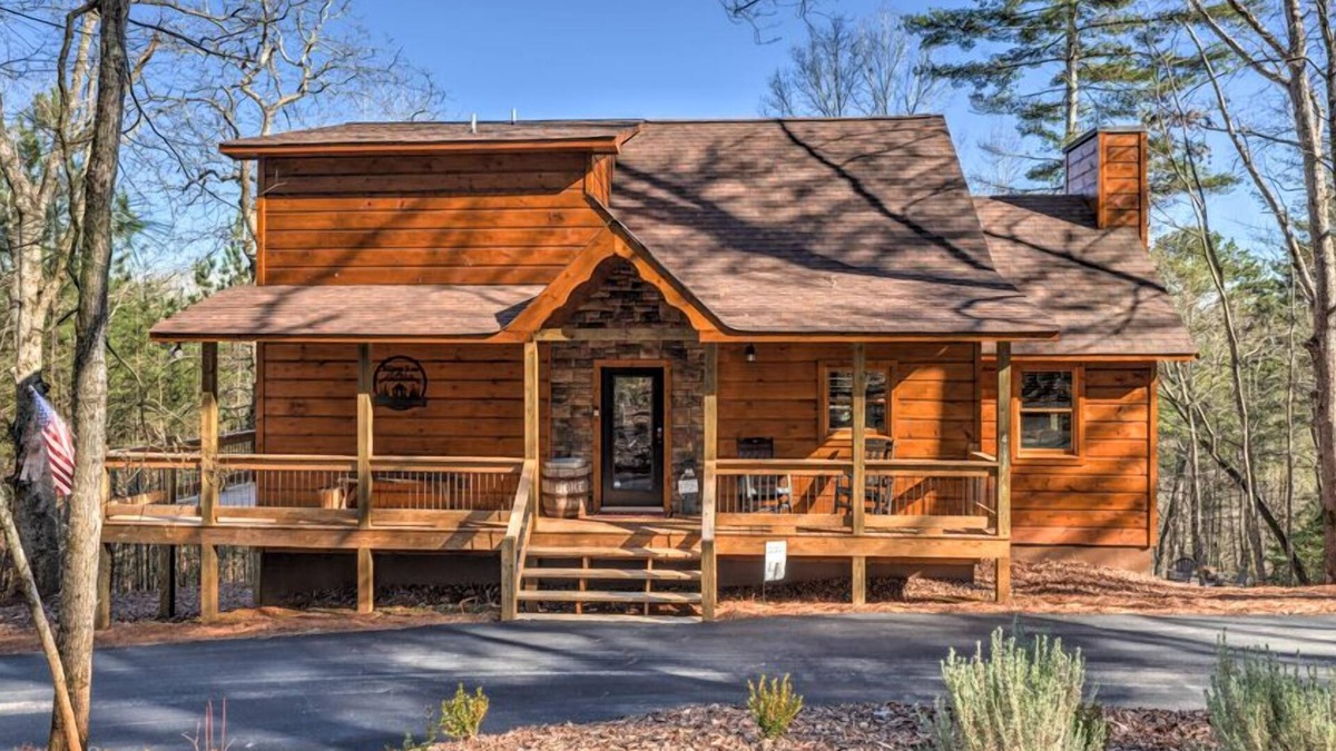 Williamstown Cabin | Immeasurably More - Hot Tub | Arcade Games & Pool Table | Outdoor Fireplace