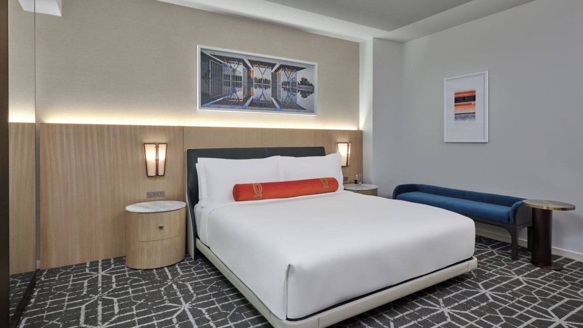 Fort Worth Cultural District Hotel | Immerse in Culture at Stylish Room Near Local Landmarks
