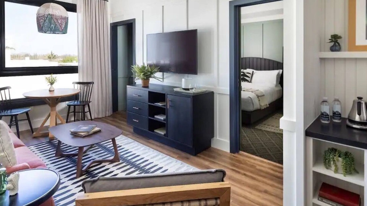 Merced Hotel | Immerse in Local Culture - Boutique Suite at El Capitan Hotel