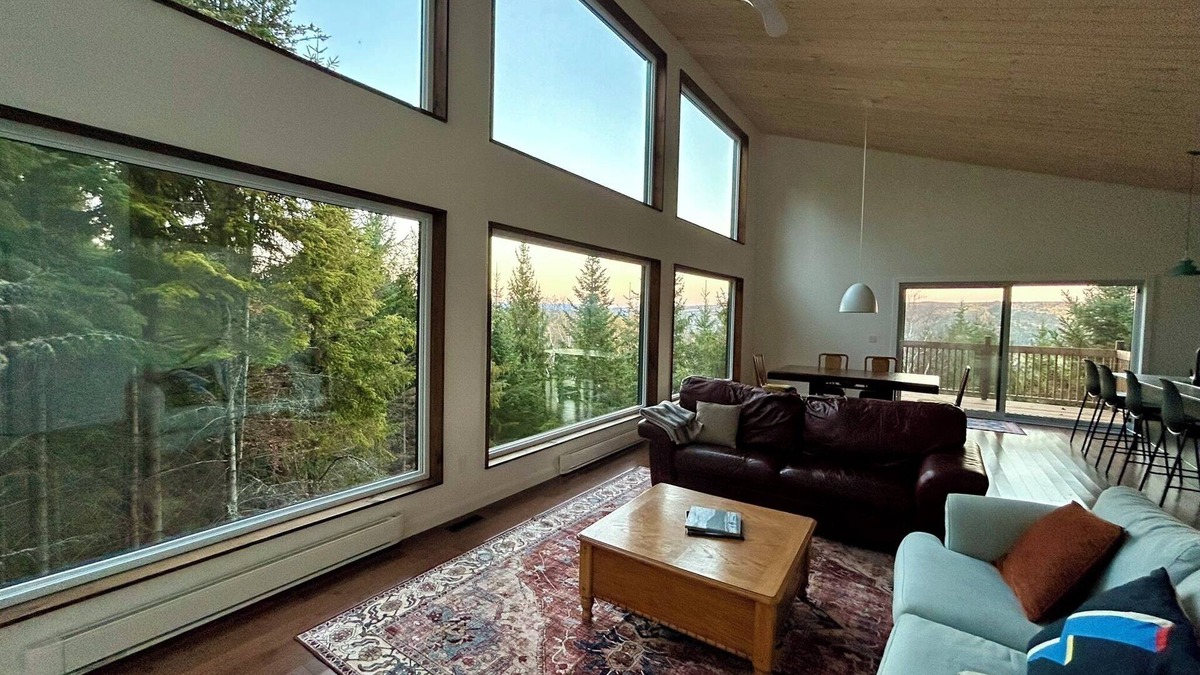 Baie-St-Paul Ski Chalet | Immerse yourself in nature, perched in the forest!