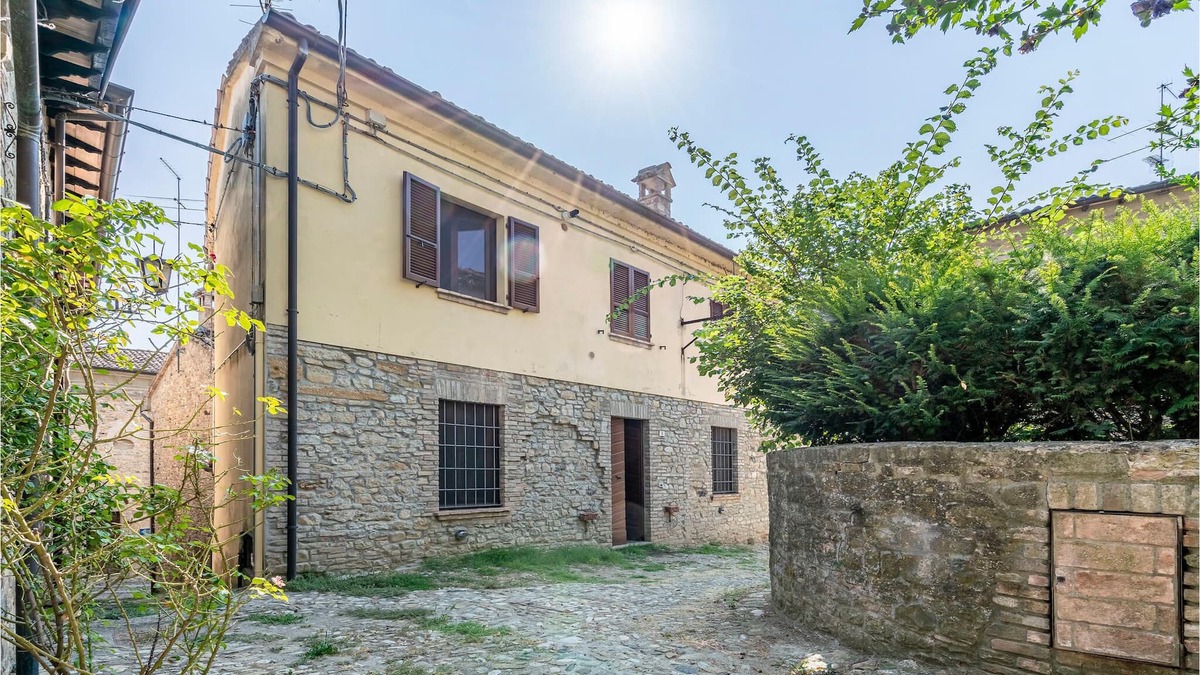 Castell'Arquato Apartment | Immerse yourself in a historical experience, the Kampfstein House, built in 1700, offers you and you
