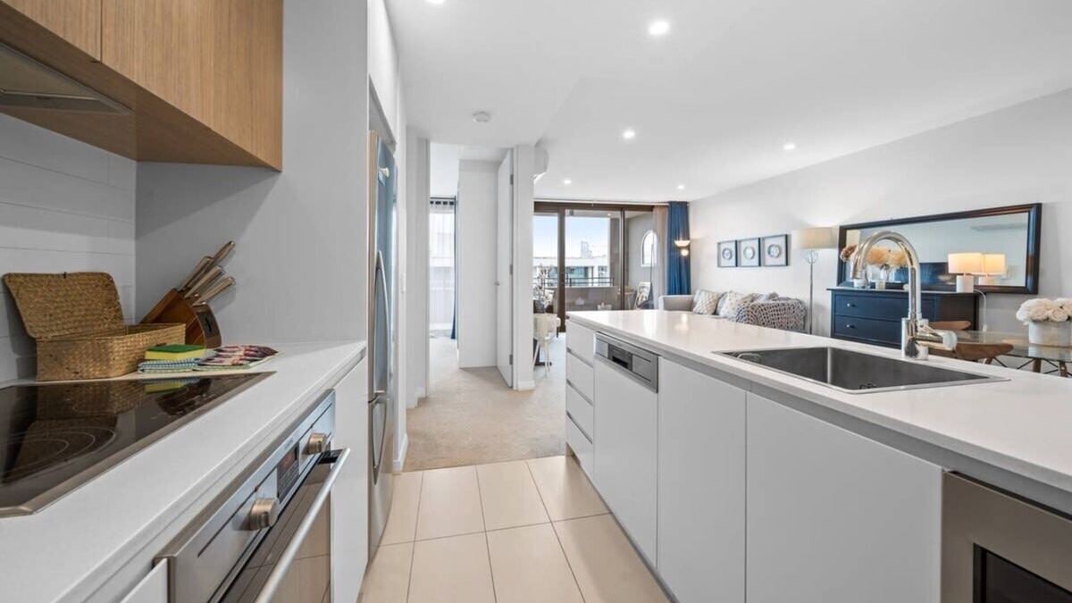 Barton Apartment | Impeccable 1-Bed with Alfresco Dining in Barton