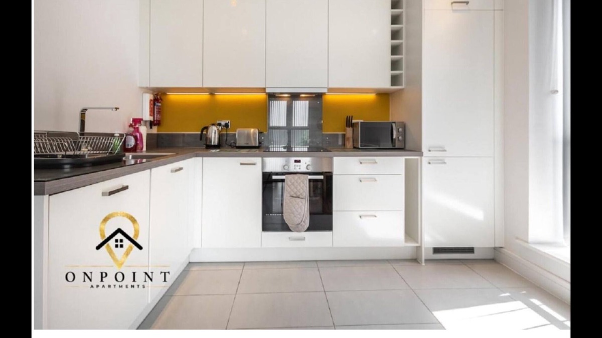 Reading Apartment | Impeccable 2-Bed Apartment in Reading